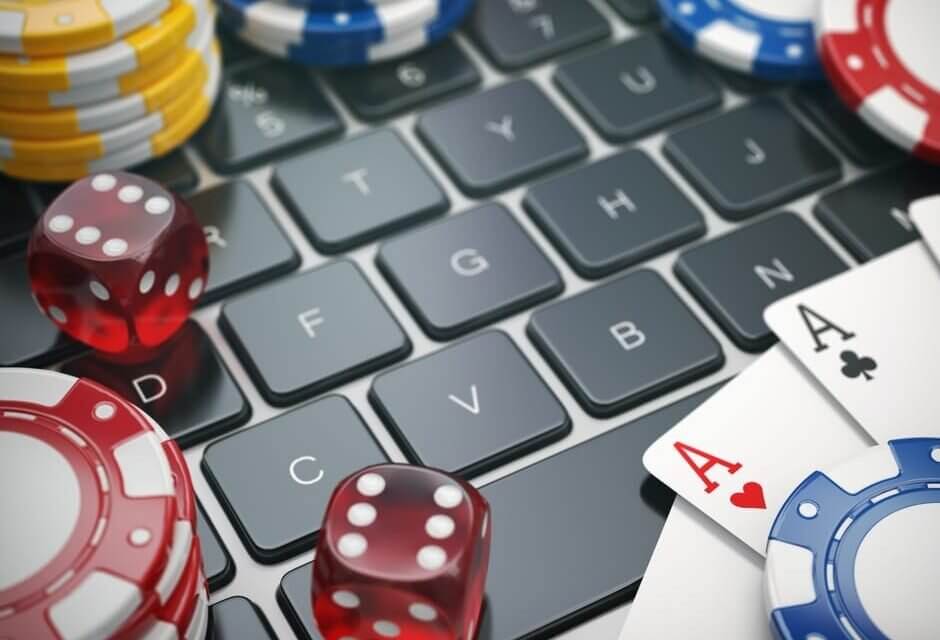 Интернет казино нелегально играть клубника казино