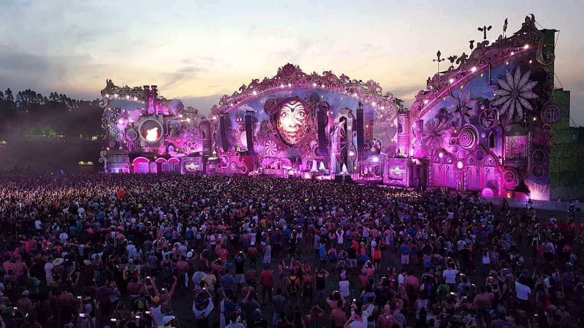 
                    FTX Europe познакомит участников фестиваля Tomorrowland с метавселенной                