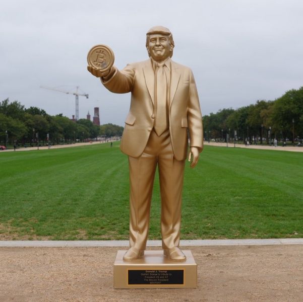 donald-trump-statue